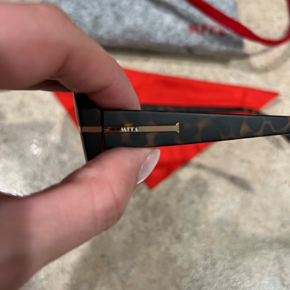 MITA SUNGLASSES - BRAND NEW* - Picture 3 of 8